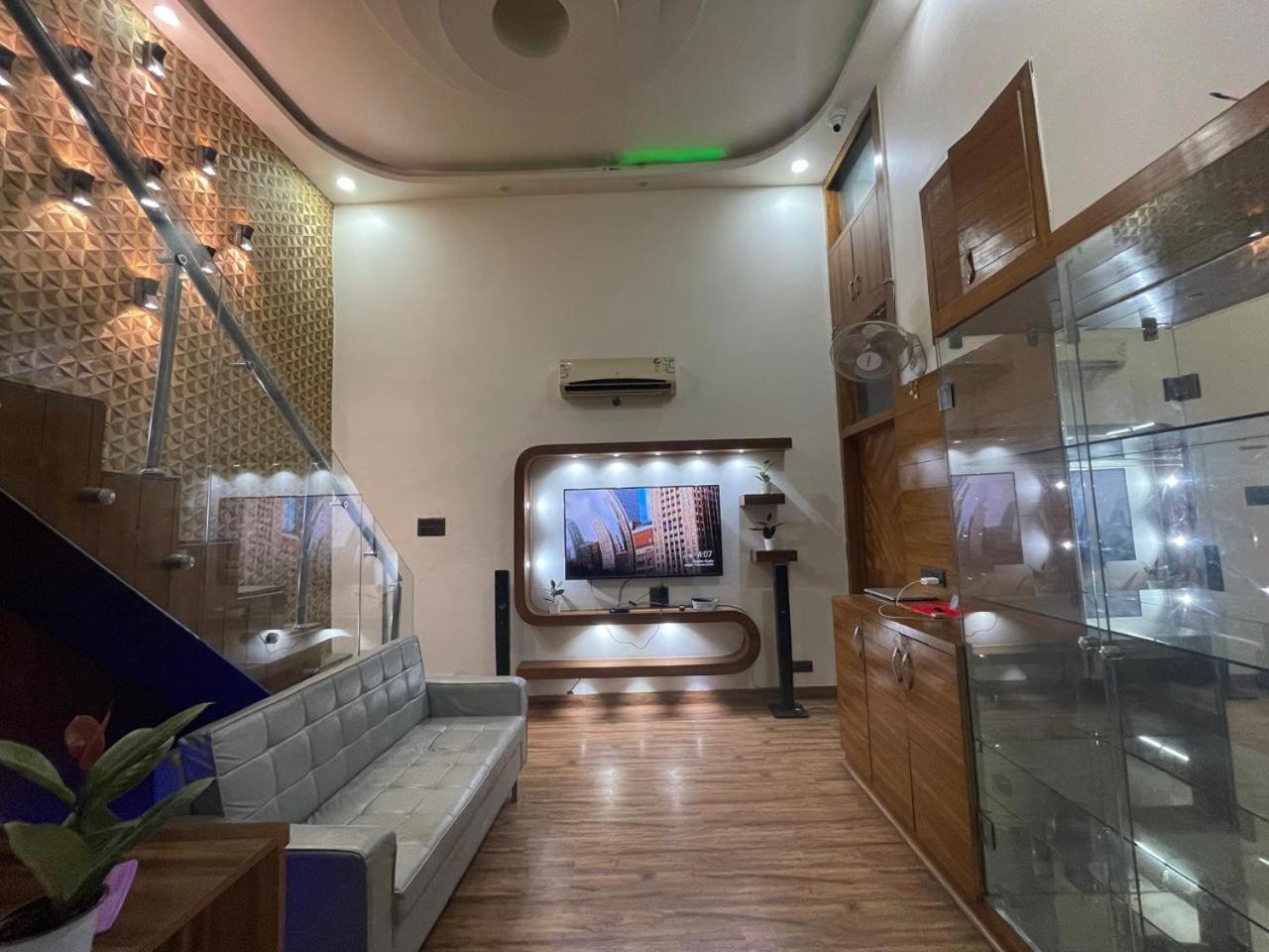 Kutir-greater Kailash-1 South Delhi Homestay