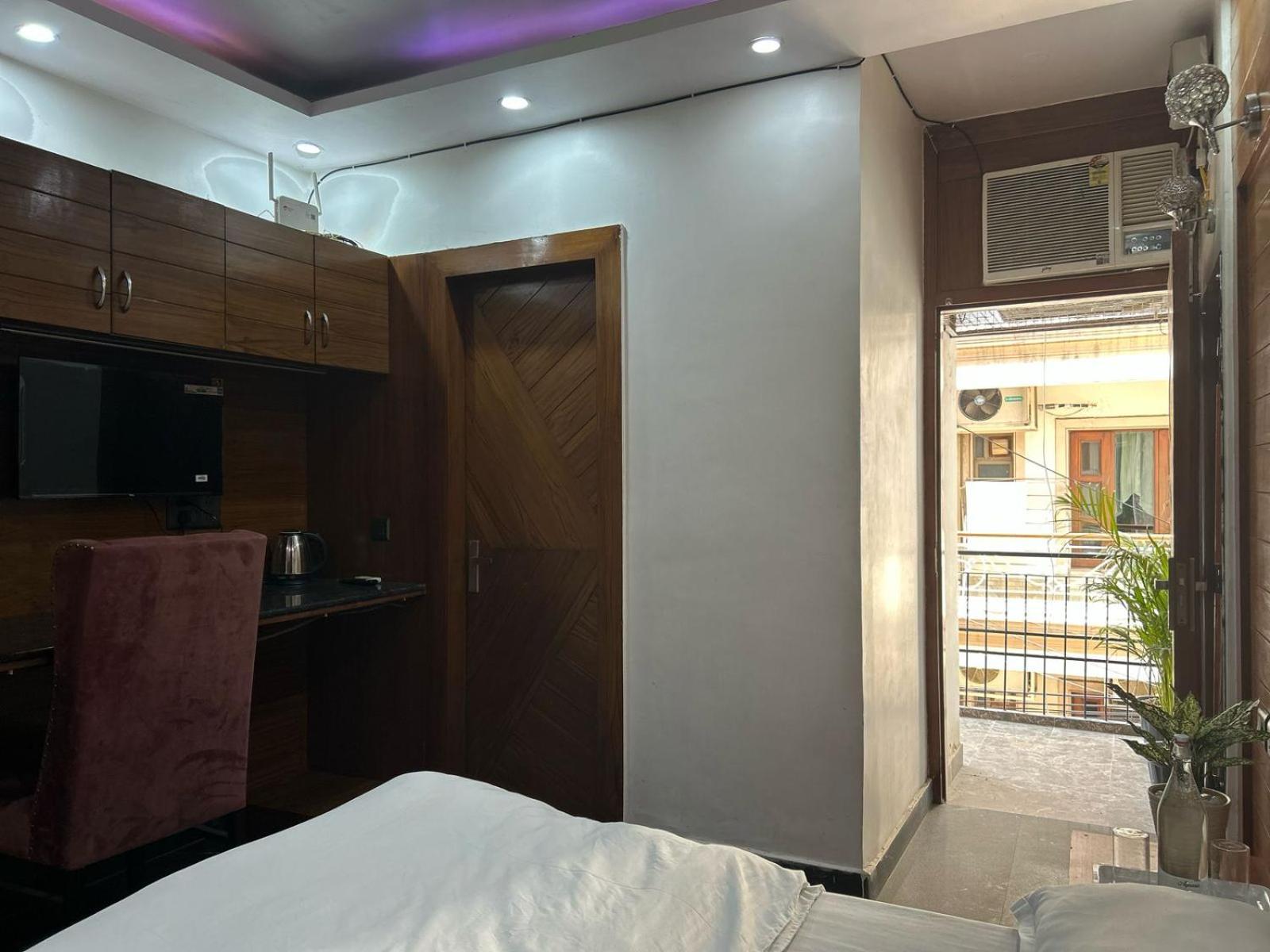 Homestay Kutir-greater Kailash-1 South Delhi *